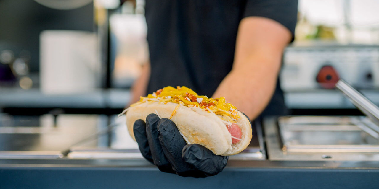 Leadership Lessons From a Hot Dog Stand